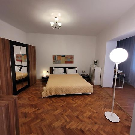 Anastasia Bratianu Apart 24 A Self Check From 2 Pm Bukarest Zimmer foto